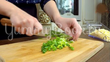 Закусочные кексы с яйцом и беконом - шаг 7