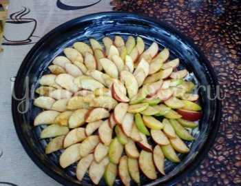 Пирог с яблоками - шаг 1