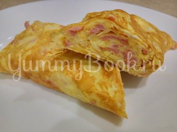 Омлет с колбаской и сыром - шаг 6