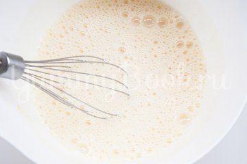 Кекс с какао и вишней в мультиварке - шаг 1