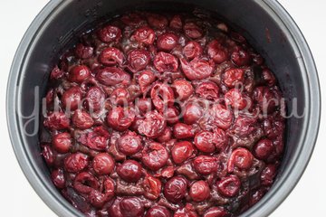 Кекс с какао и вишней в мультиварке - шаг 7
