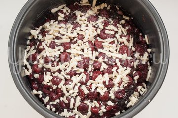 Кекс с какао и вишней в мультиварке - шаг 8