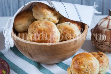 Дрожжевые картофельные булочки с луком - шаг 14