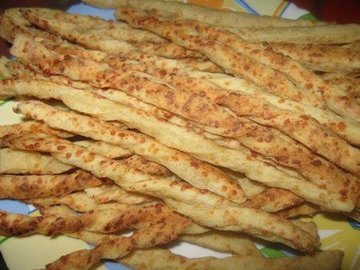 Сырные пикантные палочки