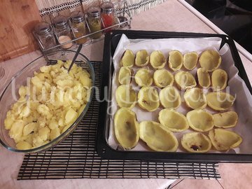 Запечённый фаршированный картофель с копчёной грудкой - шаг 8