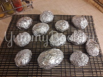 Запечённый фаршированный картофель с копчёной грудкой - шаг 2