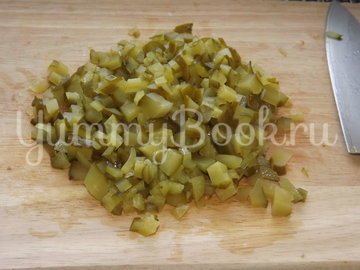 Винегрет с красной фасолью и маринованным луком - шаг 6