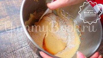 Медовый торт без раскатки коржей - шаг 3