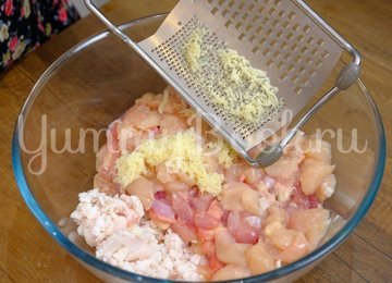 Домашняя колбаса из курицы - шаг 3