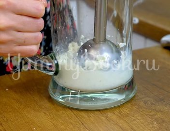 Ленивые лепешки из творога - шаг 1