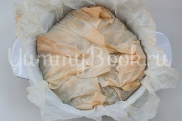 Пирог из теста фило со шпинатом, чеддером и фетой - шаг 10