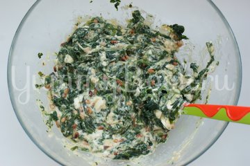 Пирог из теста фило со шпинатом, чеддером и фетой - шаг 5