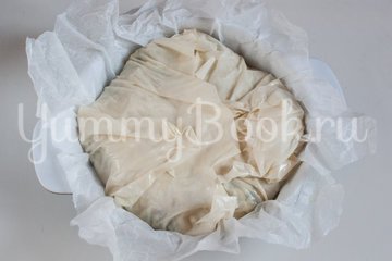 Пирог из теста фило со шпинатом, чеддером и фетой - шаг 9