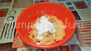 Картофельная пицца с грибами на сковороде - шаг 2