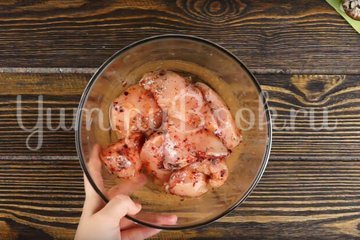Макароны с курицей и грибами в сливочном соусе - шаг 1