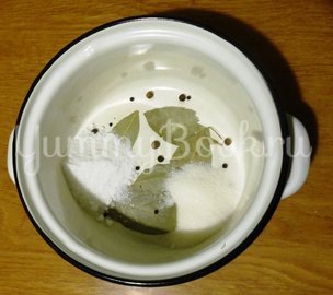 Скумбрия в маринаде из чернослива и чая - шаг 2