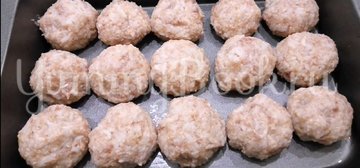 Ежики из фарша с рисом в духовке - шаг 5