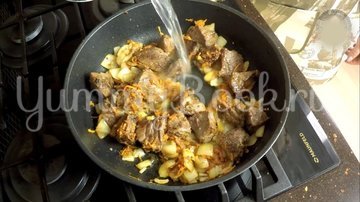 Нудли с говядиной и картошкой - шаг 7