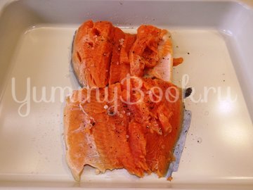 Форель запеченная с брокколи и зеленым горошком - шаг 1