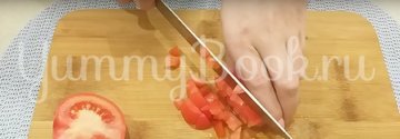 Горячие бутерброды с сыром и колбасой в духовке - шаг 3
