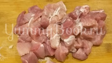 Картошка с мясом в духовке - шаг 1