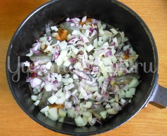 Ёрш тушёный с овощами в маринаде - шаг 7