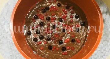 Двухслойный пирог с яблоками и ягодами - шаг 8
