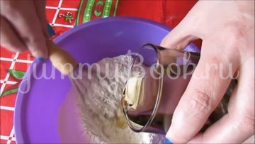 Постный тертый пирог с вишнями - шаг 3