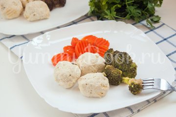 Куриные фрикадельки с творогом на пару в мультиварке - шаг 6