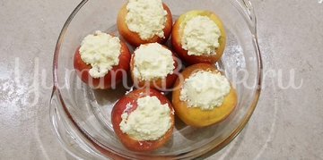 Запеченные яблоки с творогом в духовке - шаг 3
