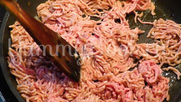 Картофельные зразы с мясом и грибами - шаг 4