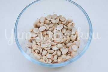 Меренговый рулет с арахисом - шаг 5