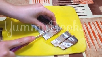 Закуска из селедки в соусе - шаг 1