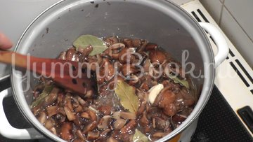 Ароматные маринованные шампиньоны - шаг 9