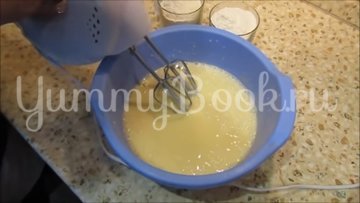 Медовик на кефире с цитрусовым кремом - шаг 2