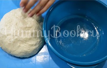 Пирожки с зеленым луком и яйцом - шаг 4