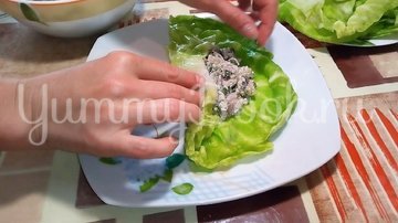 Конвертики из капусты с грибами - шаг 5