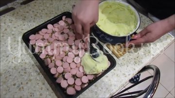 Картофельная запеканка с сосисками и грибами - шаг 5
