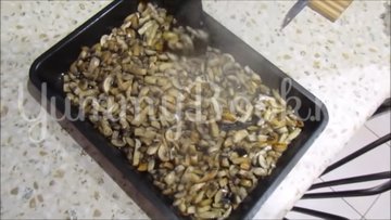 Картофельная запеканка с сосисками и грибами - шаг 3