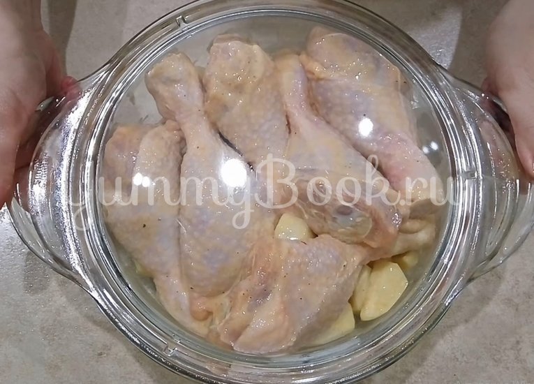 Сочная курица с картошкой в духовке - шаг 4