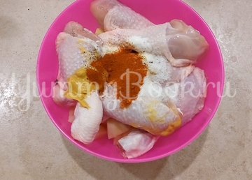 Сочная курица с картошкой в духовке - шаг 2