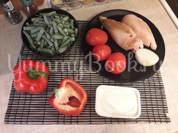Салат со стручковой фасолью и копчёной грудкой - шаг 1