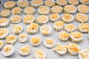 Кабачки с сыром запечённые в духовке - шаг 5