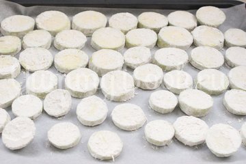 Кабачки с сыром запечённые в духовке - шаг 4