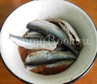 Салака, тушёная с овощами в фольге - шаг 3