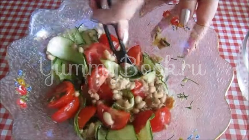 Салат с консервированным тунцом и овощами - шаг 4
