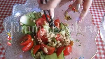 Салат с консервированным тунцом и овощами - шаг 4
