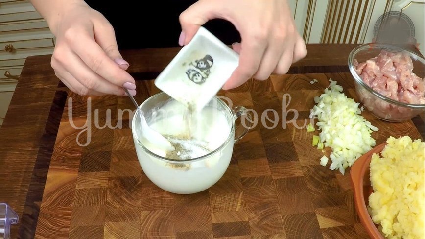 Куриное филе бедра с картофелем в соусе - шаг 6