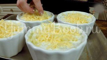 Куриное филе бедра с картофелем в соусе - шаг 13