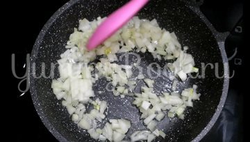 Кабачковые чебуреки с мясом - шаг 1